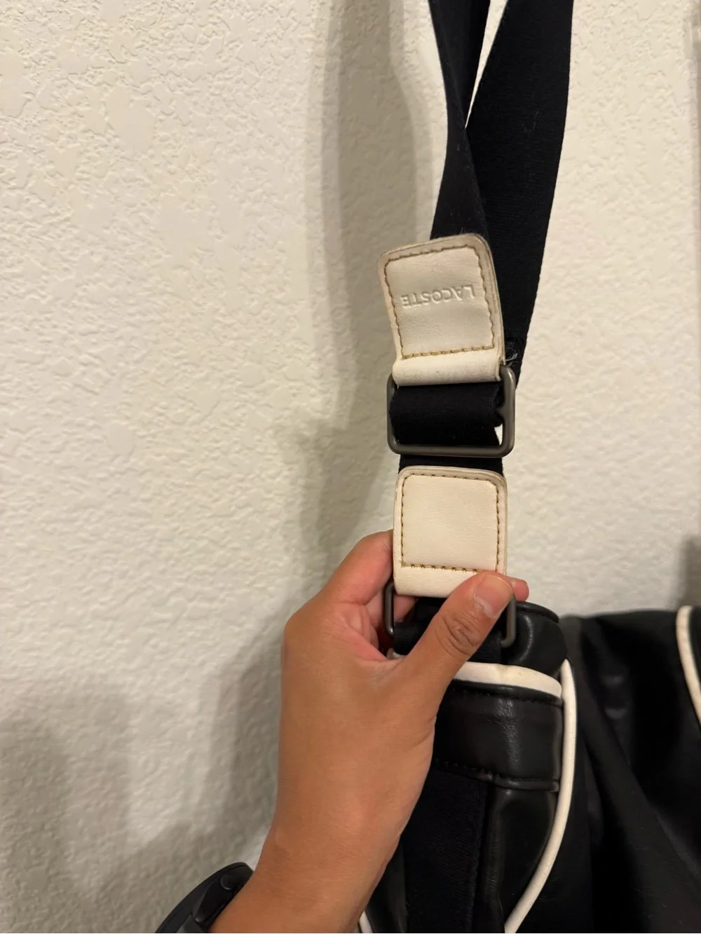 ★ VTG LACOSTE BLACK MESSENGER BAG ★